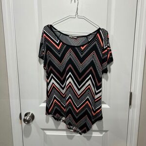 Rue Juju Womens Top Chevron Geometric Print Black Coral Small